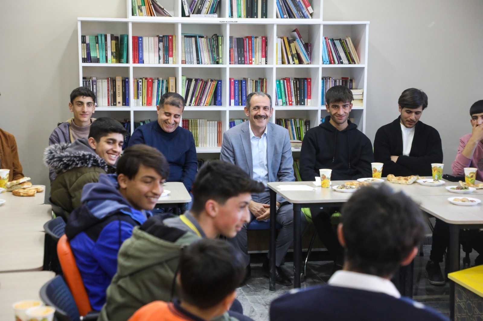 Gençlerimizle Birlikteyiz.